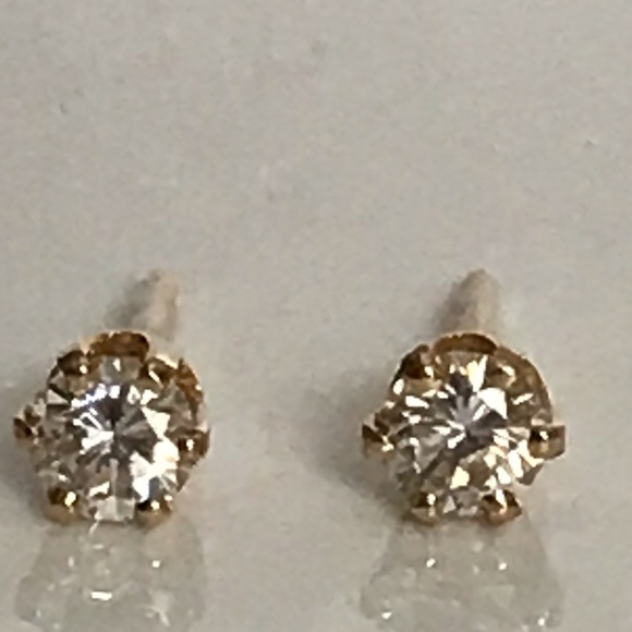 14k NATURAL NEAR PERFECT DIAMOND STUD EARRINGS - Picture 5 of 8